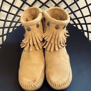 Minnetonka Women Fringe Ankle Boots Size 6.5 in Caramel Brown